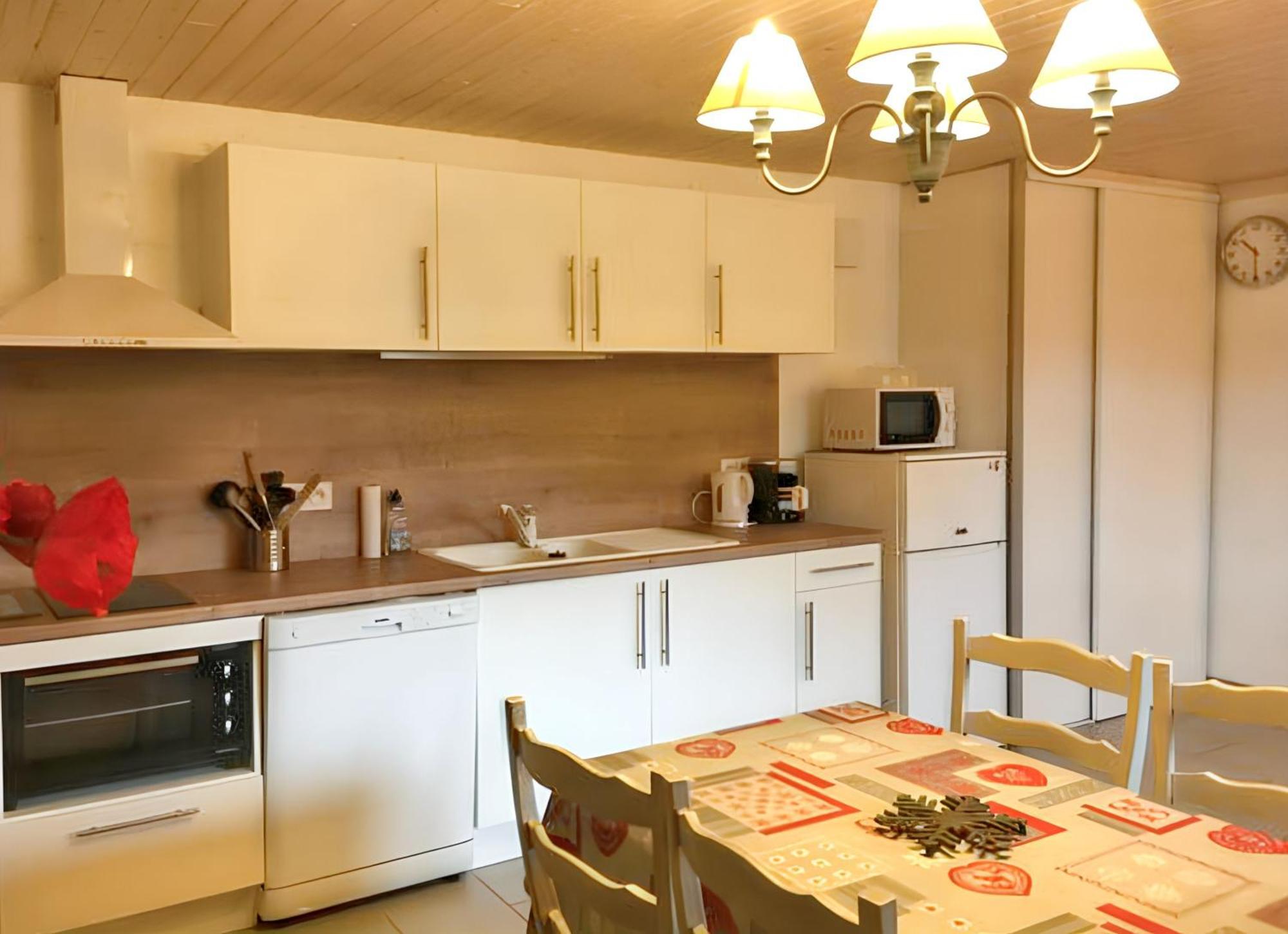 Appartement Cosy A Cornimont 30 M² Avec Terrasse Et Vue Montagne Luaran gambar